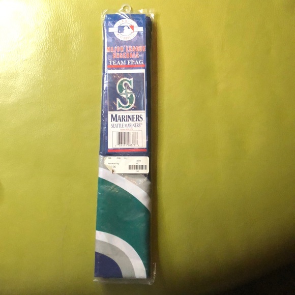 - Seattle Mariners flag - Picture 2 of 4